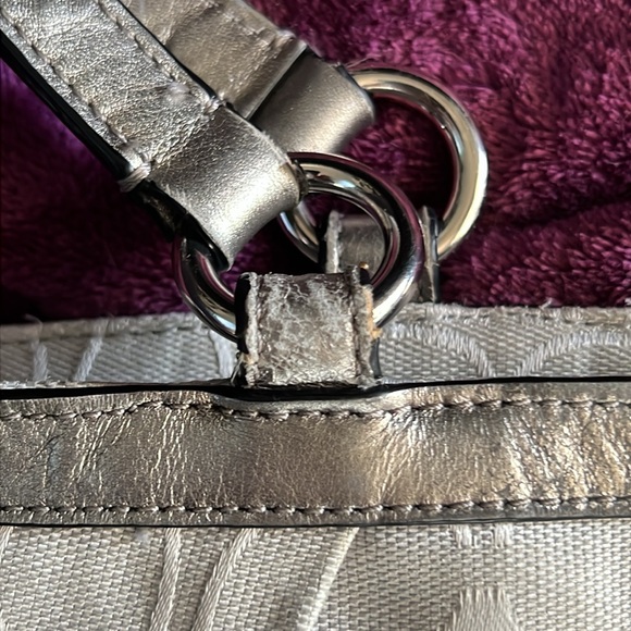 Coach Signature Gallery Jacquard Tote Silver and White - Picture 7 of 14